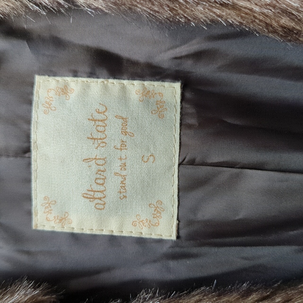 Altar'd State Brown Faux Fur Vest Women's size Small - Picture 4 of 7